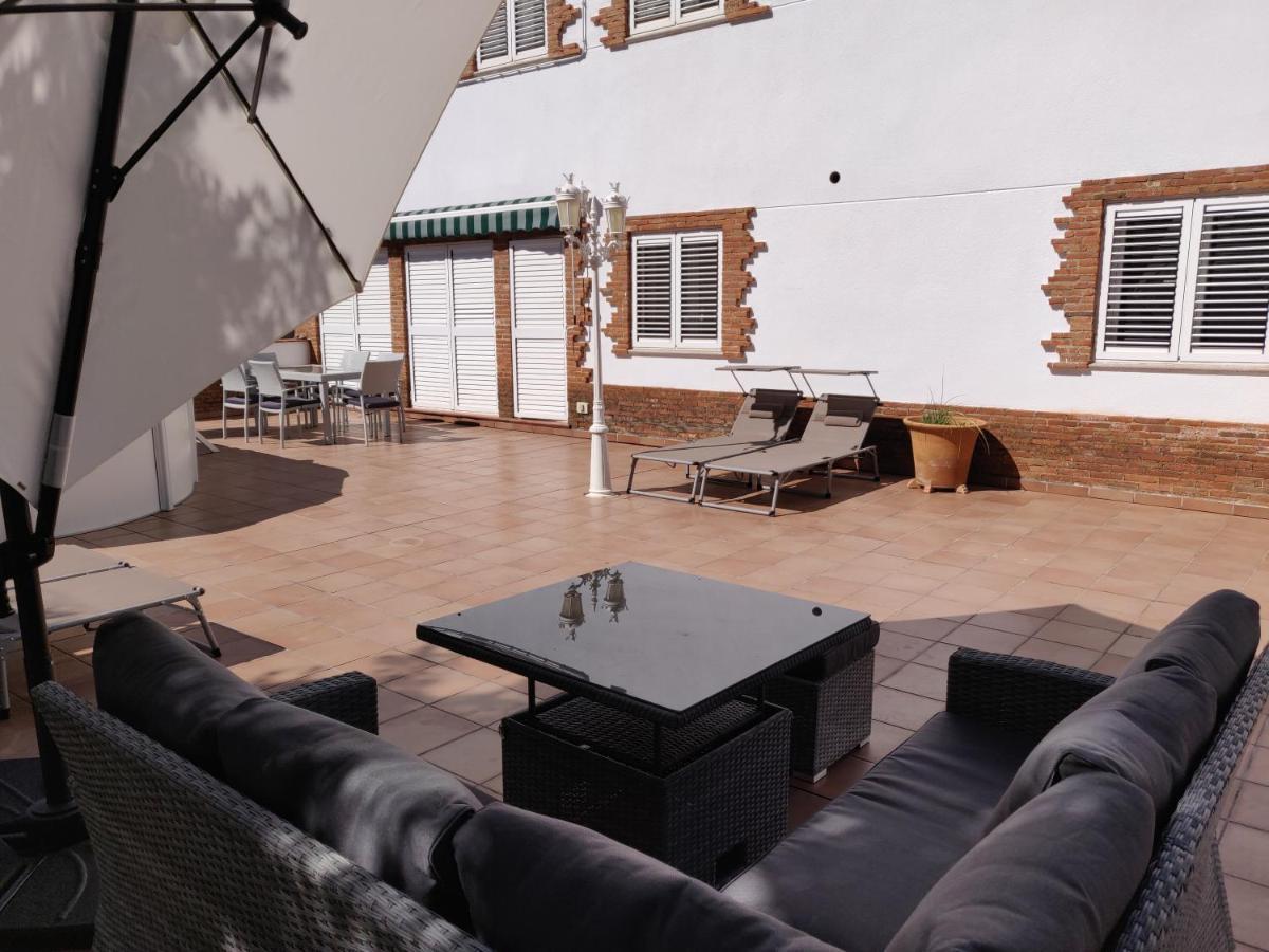 Apartamentos R66 Caceres Luaran gambar